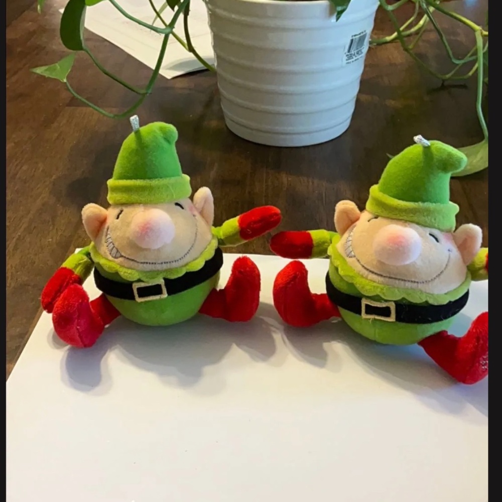 2011 HALLMARK SILLY SOUNDS ELF Interactive Sound Christmas Ornament